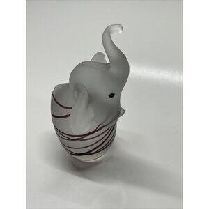 Vintage Frosted Satin Art‎ Glass Elephant Paperweight Figurine Trunk Up Swirl